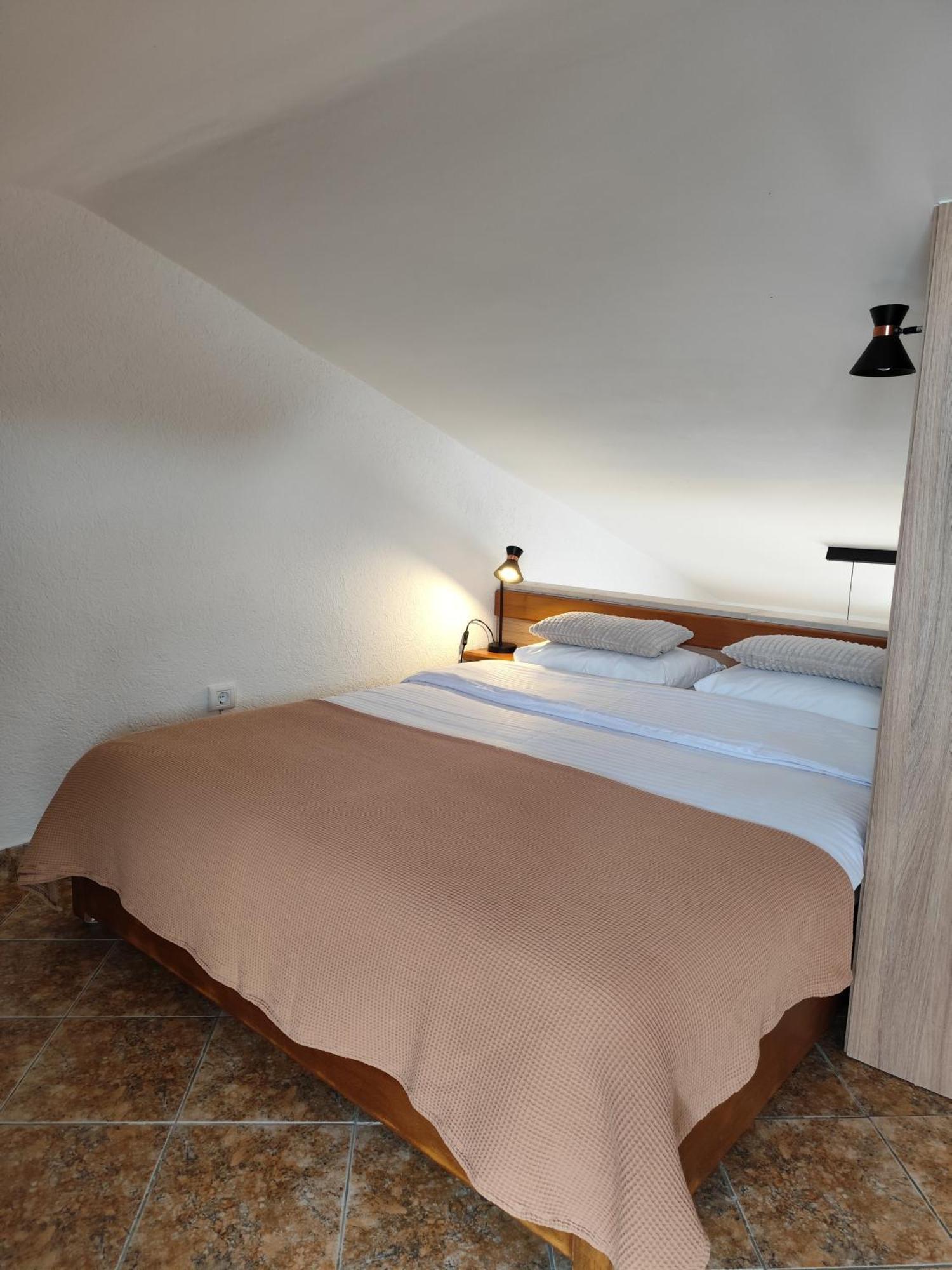 Guest House Jedro Petrovac Eksteriør bilde