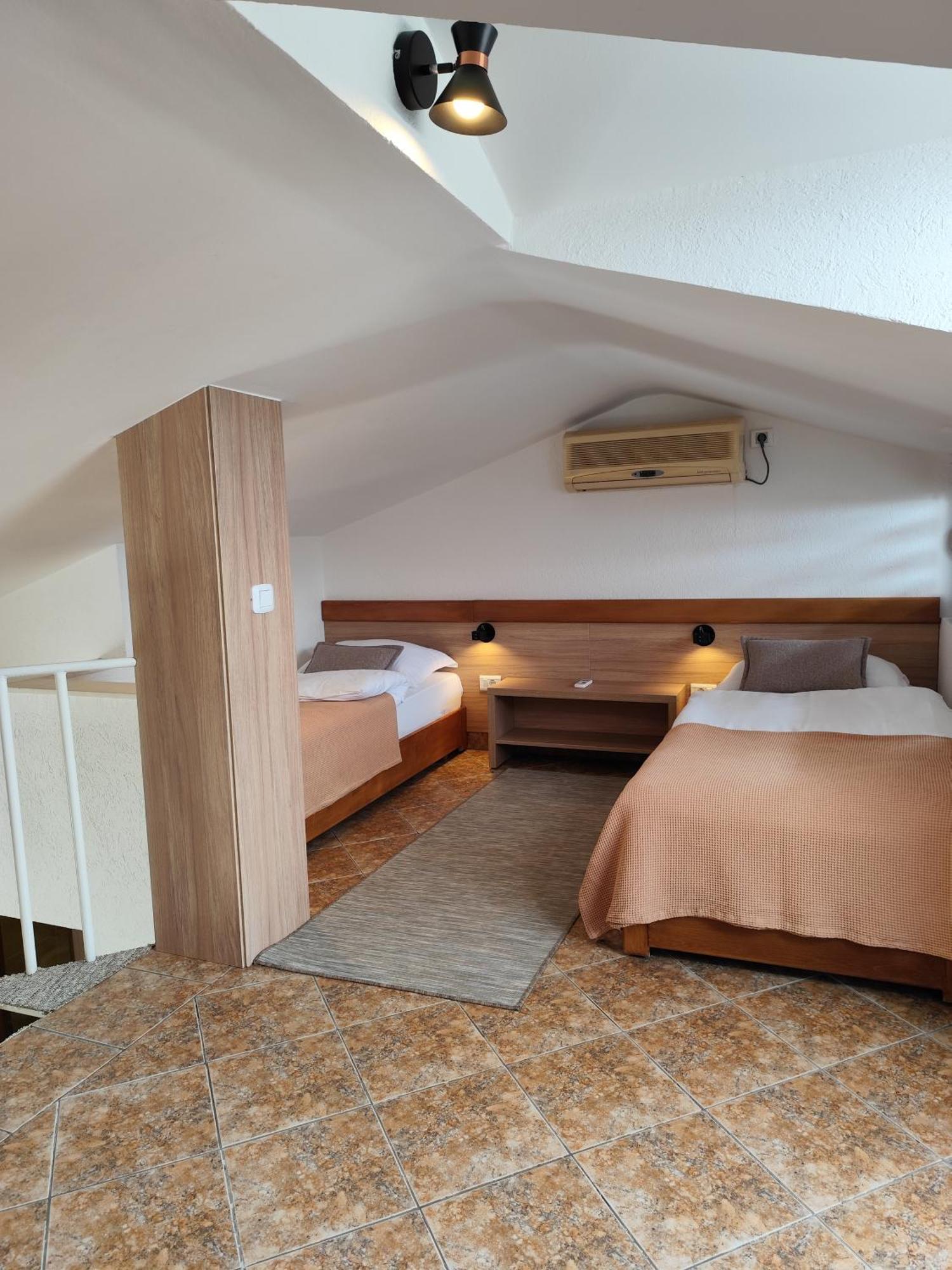 Guest House Jedro Petrovac Rom bilde