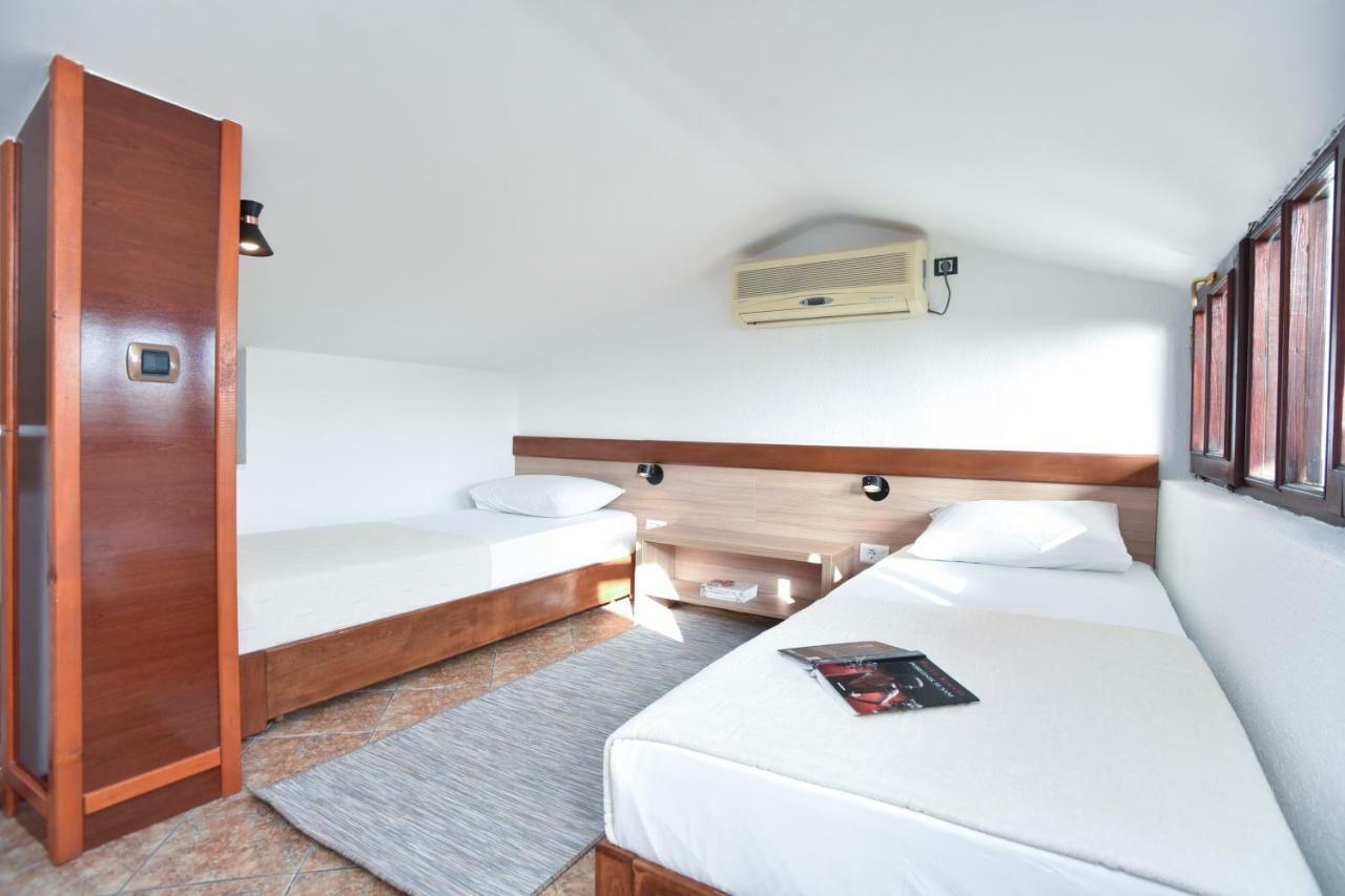 Guest House Jedro Petrovac Eksteriør bilde