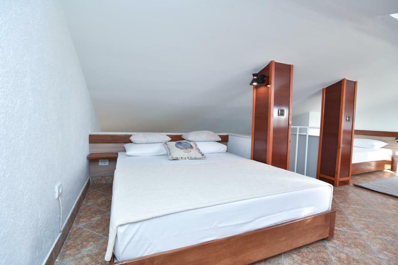 Guest House Jedro Petrovac Eksteriør bilde